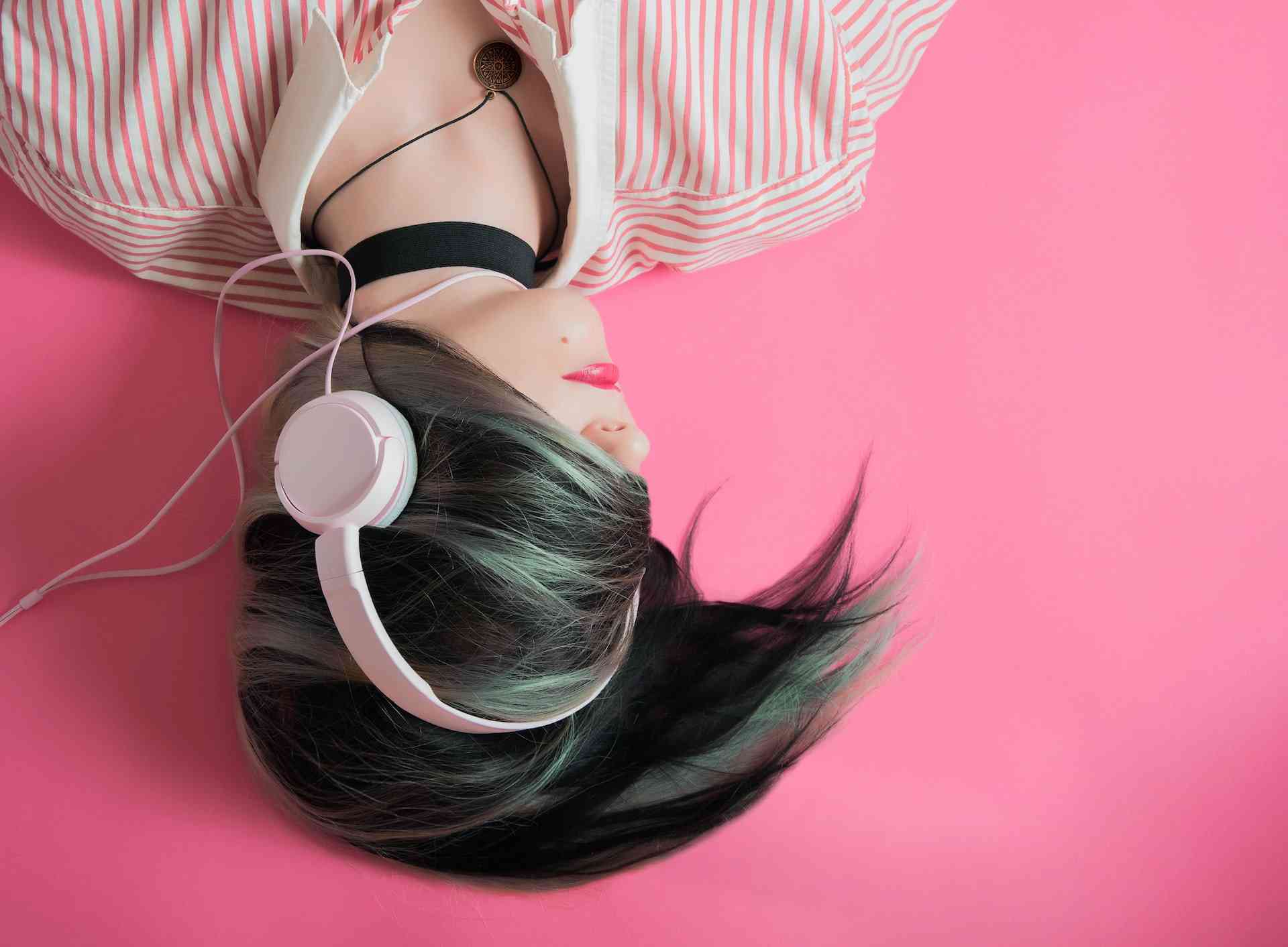 headphone-girl