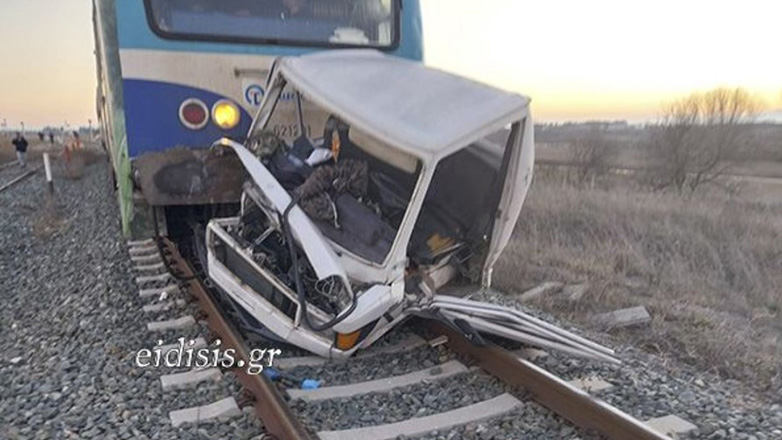 Σφοδρή σύγκρουση τρένου με αυτοκίνητο στο Κιλκίς