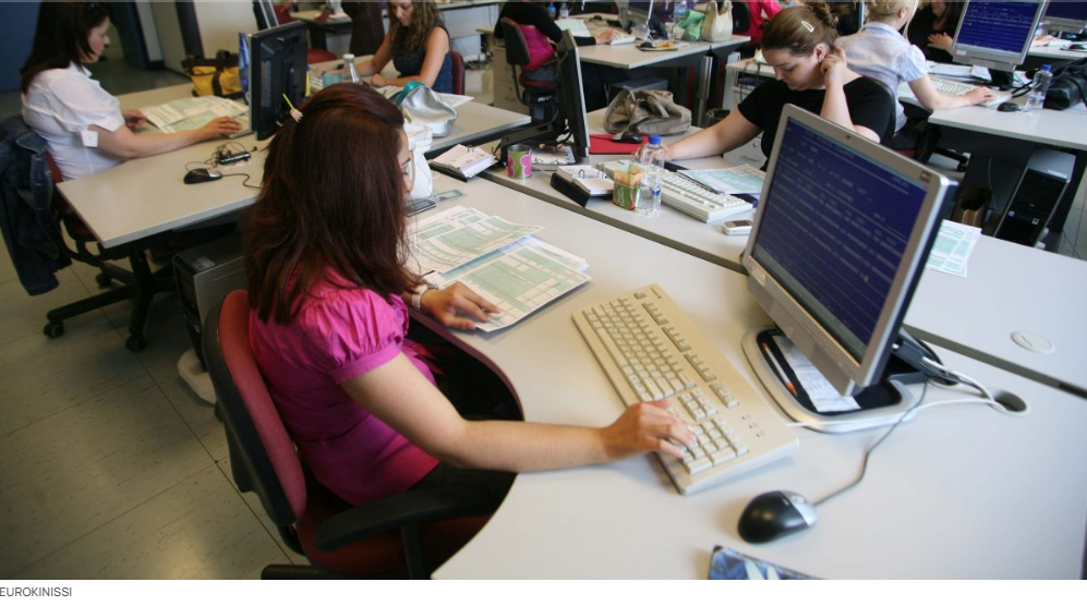 Eφορία: Βάζει «χέρι» σε χιλιάδες λογαριασμούς