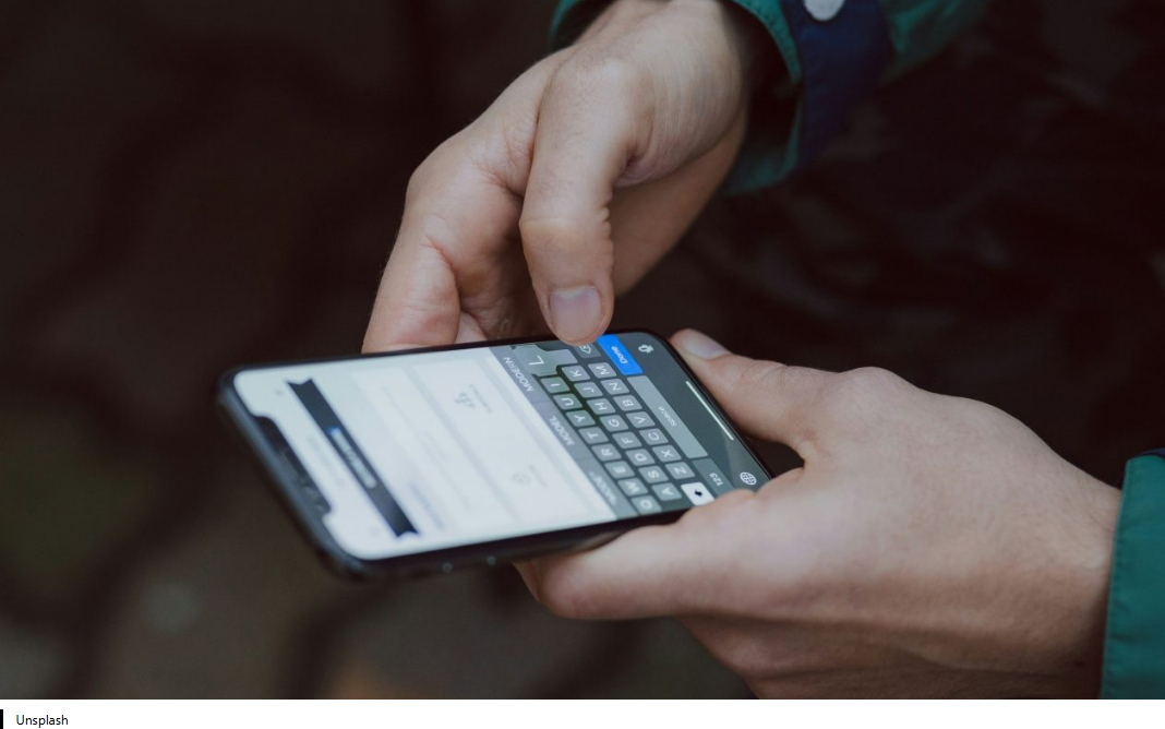 Λάρισα: Γυναίκα τον σαγήνευσε και τον έπεισε να μεταφέρει 5.620 ευρώ