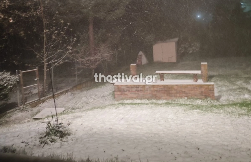 Κακοκαιρία: Σε εξέλιξη η «ψυχρή εισβολή» – Πυκνή χιονόπτωση στην Θεσσαλονίκη