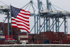 2025-07-11T222340Z_485708413_RC2IKFAB7H29_RTRMADP_5_USA-TRUMP-TARIFFS-PORT-1024x683