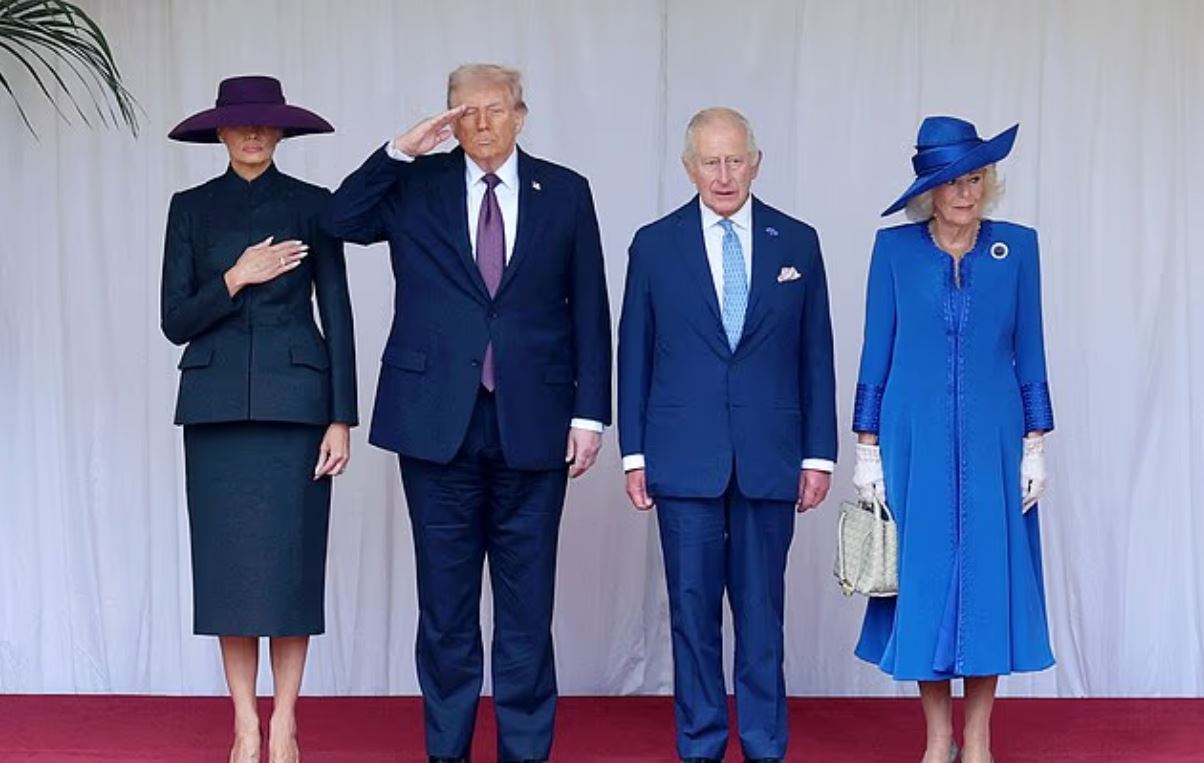 Βρετανία: Καρέ καρέ η υποδοχή του Τραμπ και της Μελάνια από τους βασιλείς