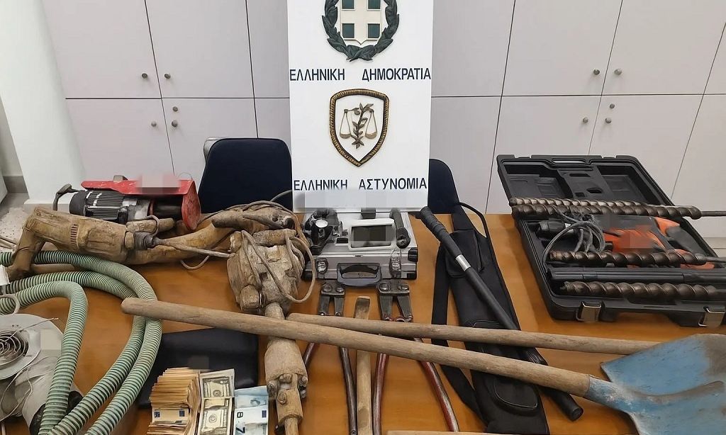 Φωκίδα: Έσκαψαν τούνελ 12 μέτρων κοντά σε αρχαιολογικό χώρο