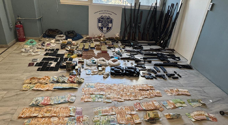 Στη δημοσιότητα το οπλοστάσιο και το θησαυροφυλάκιο της εγκληματικής οργάνωσης