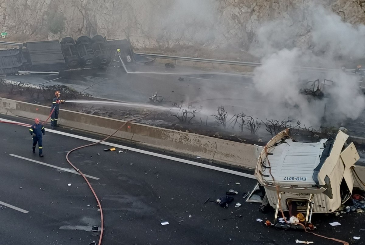 Σοβαρό τροχαίο με ανατροπή νταλίκας στην εθνική οδό