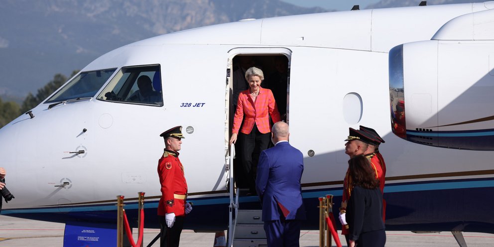 Η Κομισιόν επιβεβαιώνει την παρεμβολή στο GPS του αεροπλάνου της φον ντερ Λάιεν