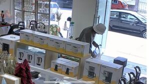 ilikiomeni xalkida klopi