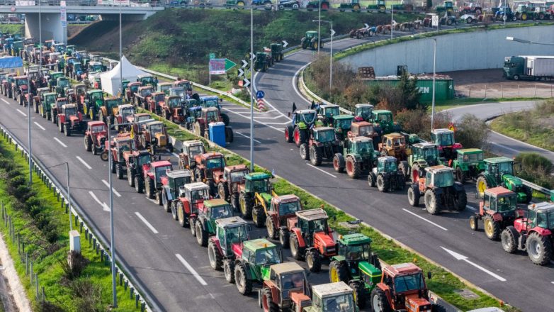 Με δύο αντιπροσωπείες αγροτών θα συναντηθεί την Τρίτη ο Μητσοτάκης