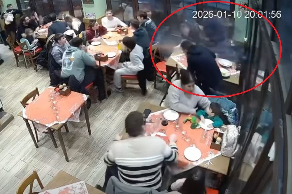 Συγκλονιστικές εικόνες σε καφετέρια από το σαρωτικό πέρασμα του ανεμοστρόβιλου