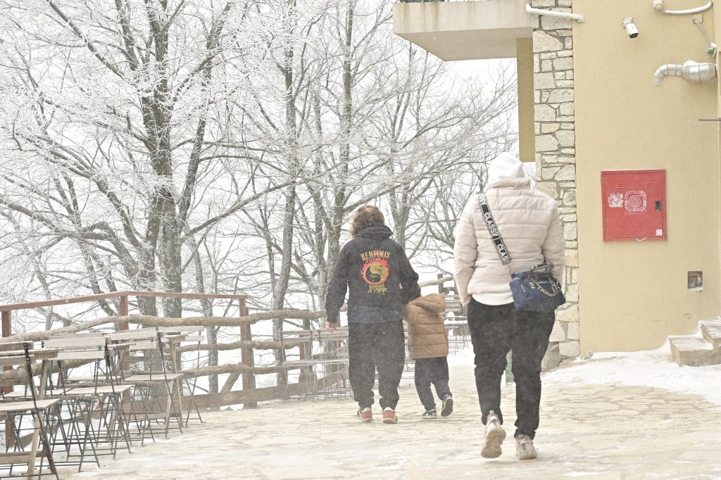 Επιμένει το πολικό ψύχος: Νέες χιονοπτώσεις και θερμοκρασίες υπό το μηδέν