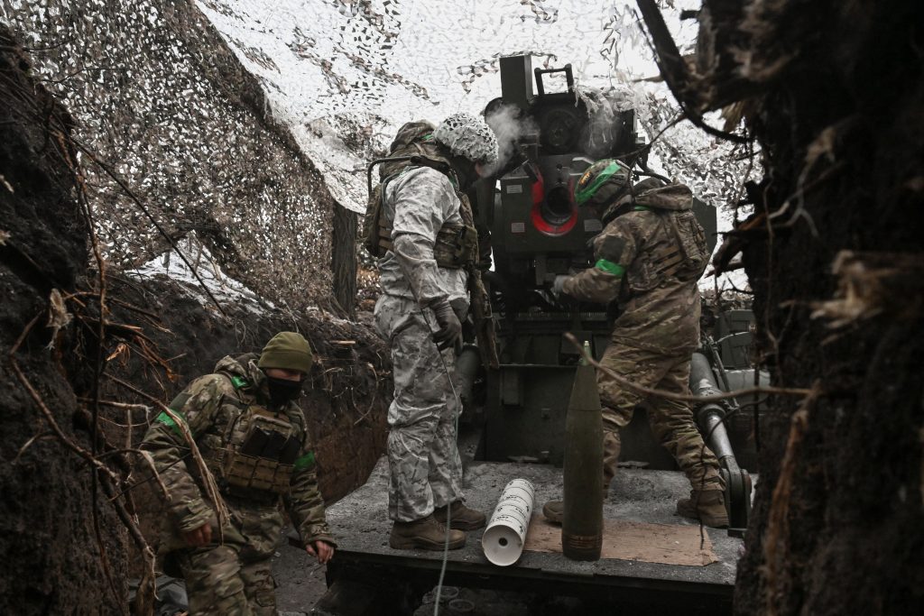 The Atlantic: Το Κίεβο σχεδιάζει να αποσυρθεί από το Ντονμπάς