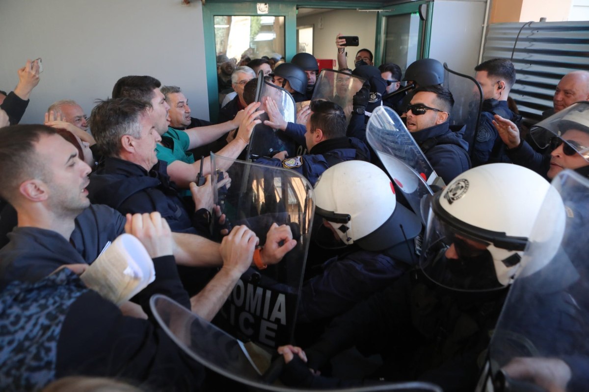 Με διαμαρτυρία των εργαζομένων στο ΕΣΥ βρέθηκε αντιμέτωπος ο Άδωνις Γεωργιάδης