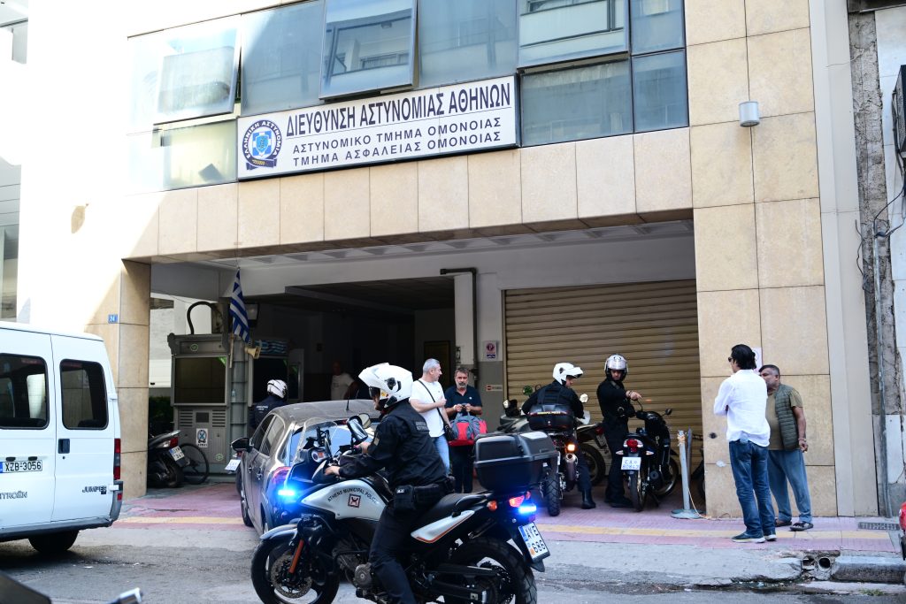 Υπόθεση ομαδικού βιασμού 19χρονης στο Α.Τ. Ομονοίας