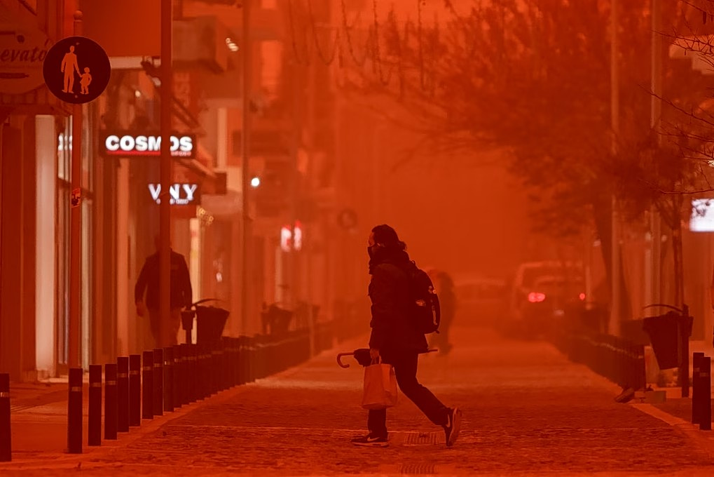 Έρχεται αφρομεσογειακός κυκλώνας με αφρικανική σκόνη και λασποβροχή