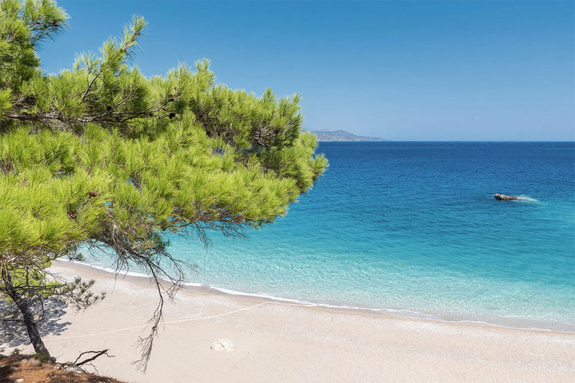 Εύβοια: Βρέθηκε πτώμα στην Γαλάζια Λίμνη