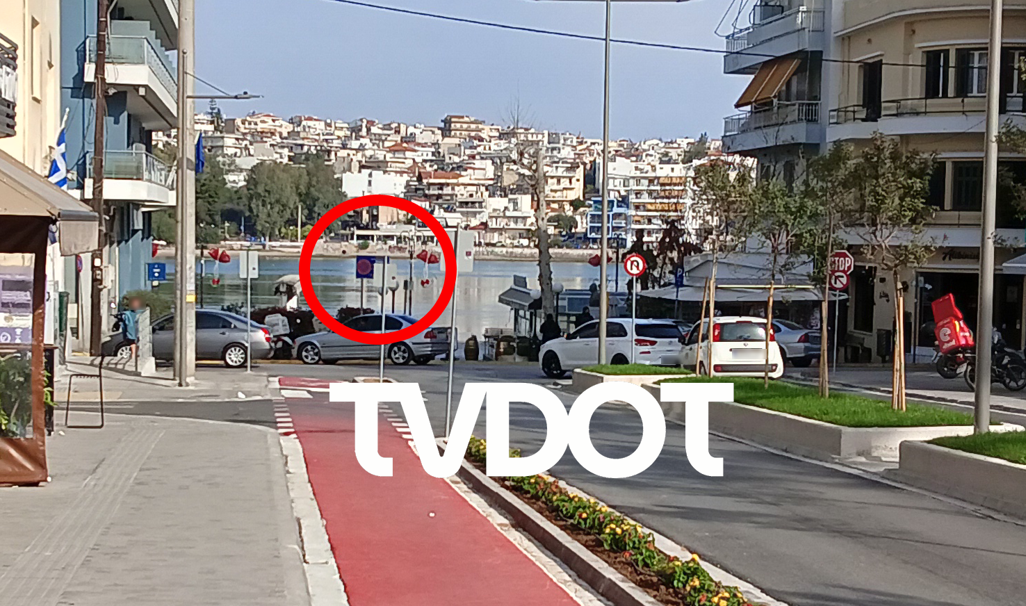 Χαλκίδα: Απορριμματοφόρο έπεσε πάνω σε πινακίδα