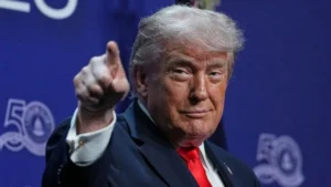 trump_deixnei-1200x675
